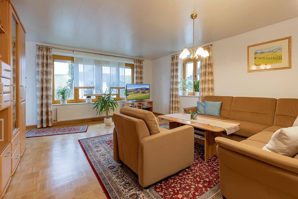 Entire apartment, Exklusive Nichtraucher-Ferienwohnung in ruhiger Lage für 1-3 Personen in Bad Griesbach im Rottal, Eastern Bavaria
