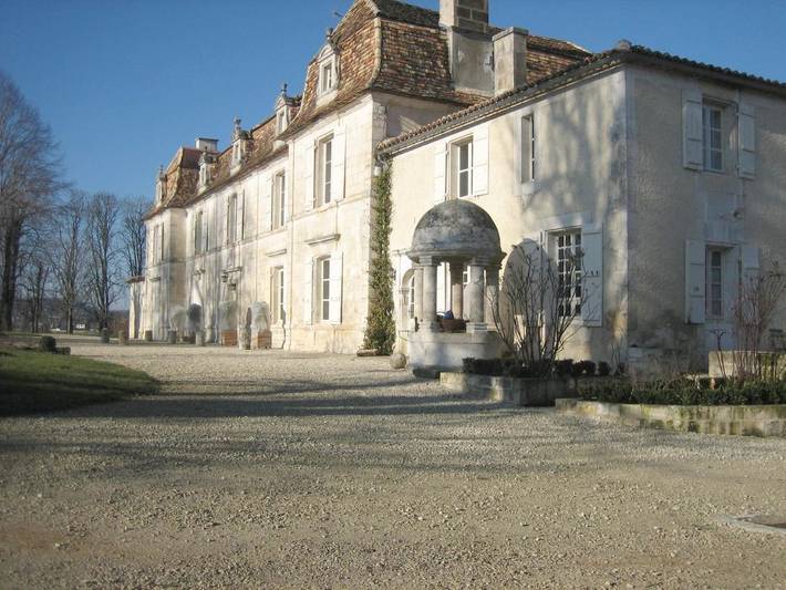 Location de vacances pour 3 personnes, avec vue et jardin à Touvre - 4