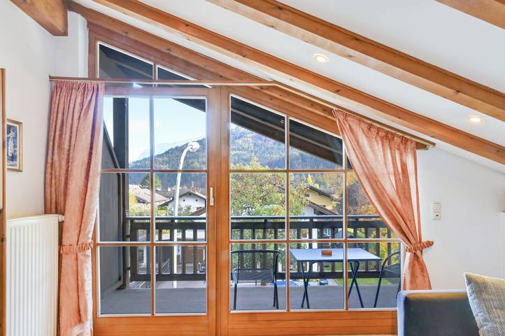 Ganze Wohnung, Katharinenhof Ferienwohnung "Hausberg" mit Balkon, Bergblick & Wlan in Garmisch-Partenkirchen, Bayerische Alpen