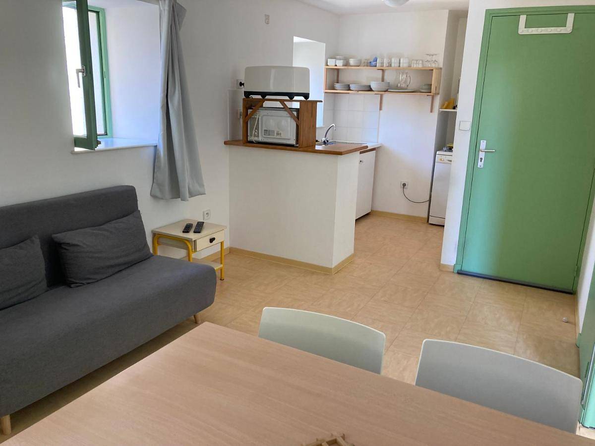 Appartement entier, One-Bedroom Apartment in Le Val, Région de Brignoles