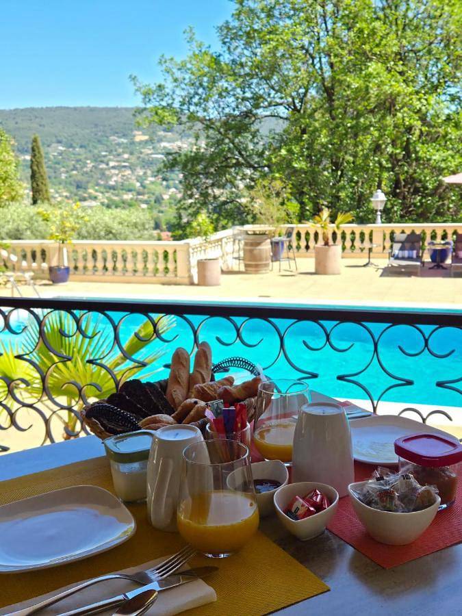 Maison d’hôte pour 2 personnes, avec vue ainsi que jardin et piscine à Draguignan - 3
