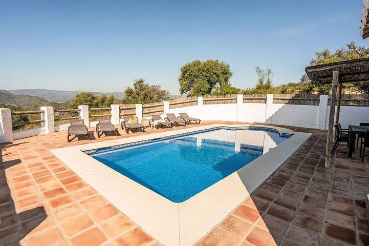 Ferienhaus für 6 Personen, mit Balkon und Garten sowie Pool