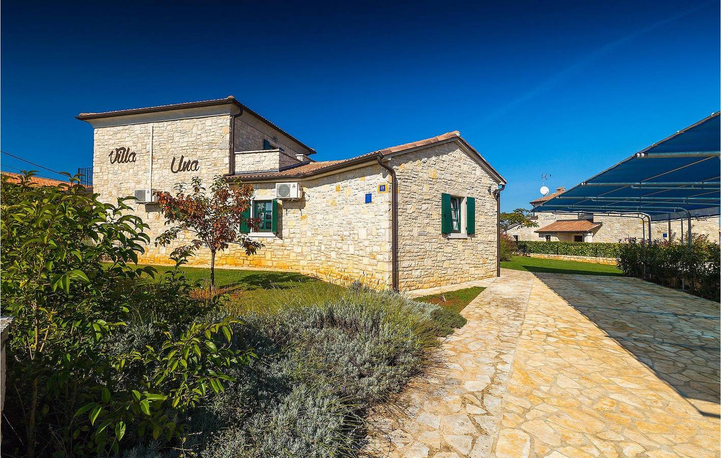 Stilvolle 250 m² große Ferienwohnung mit Pool, WLAN und Parkplatz in der Nähe von Kaštelir in Vizinada, Zentralistrien