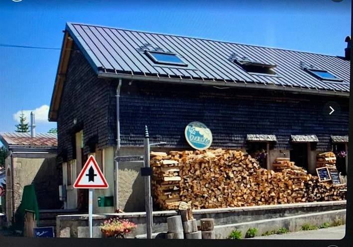 Hôtel pour 14 personnes, avec terrasse à La Pesse - 4