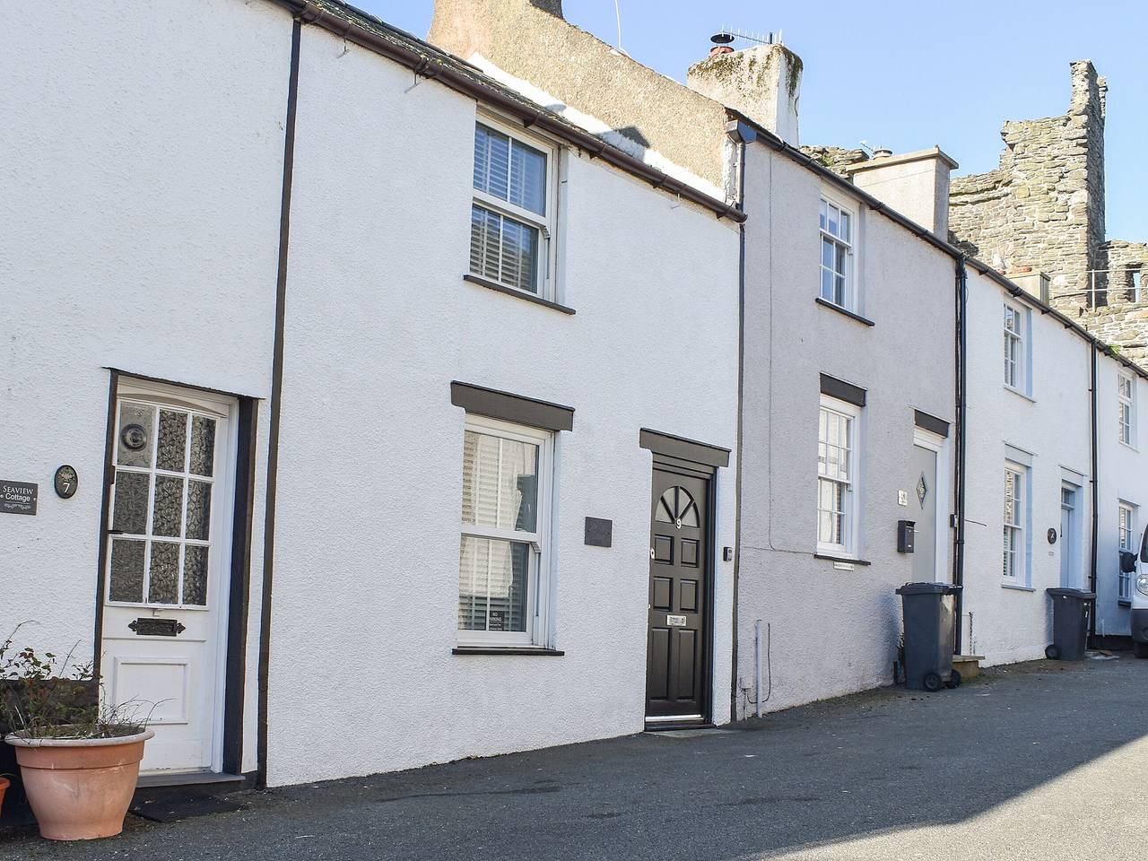 Low Quay Cottage in Conwy, Conwy region