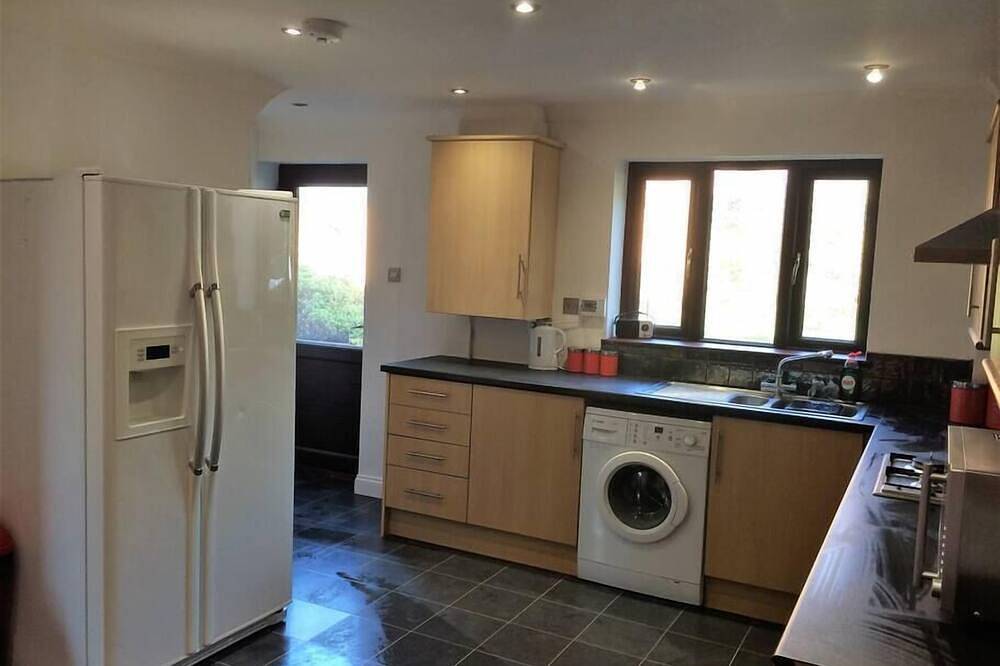 Glamping for 11 People in Kettering, Northamptonshire