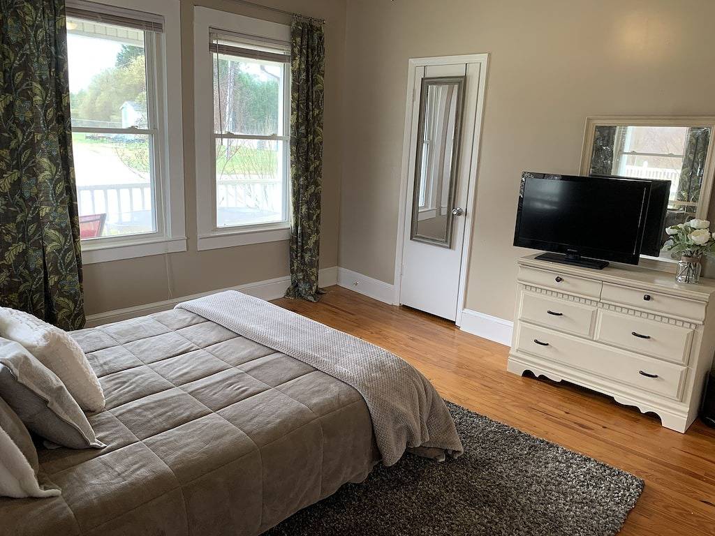 15 Minuten vom Clt Flughafen entfernt! Geräumig und renoviert! in Gaston County