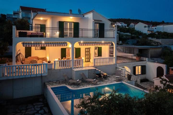 Villa pour 8 personnes, avec vue ainsi que terrasse et piscine, animaux acceptés à Sevid - 4