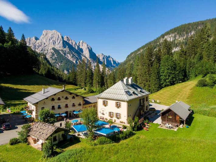 Ferienwohnung für 6 Personen, mit Terrasse und Garten sowie Sauna und Ausblick in Weißbach bei Lofer