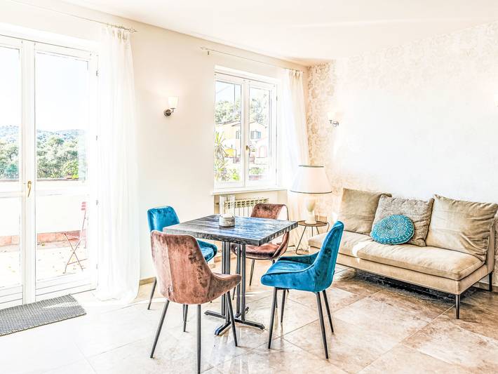 Appartamento intero, Casa di Isabel in Civezza, Riviera di Ponente