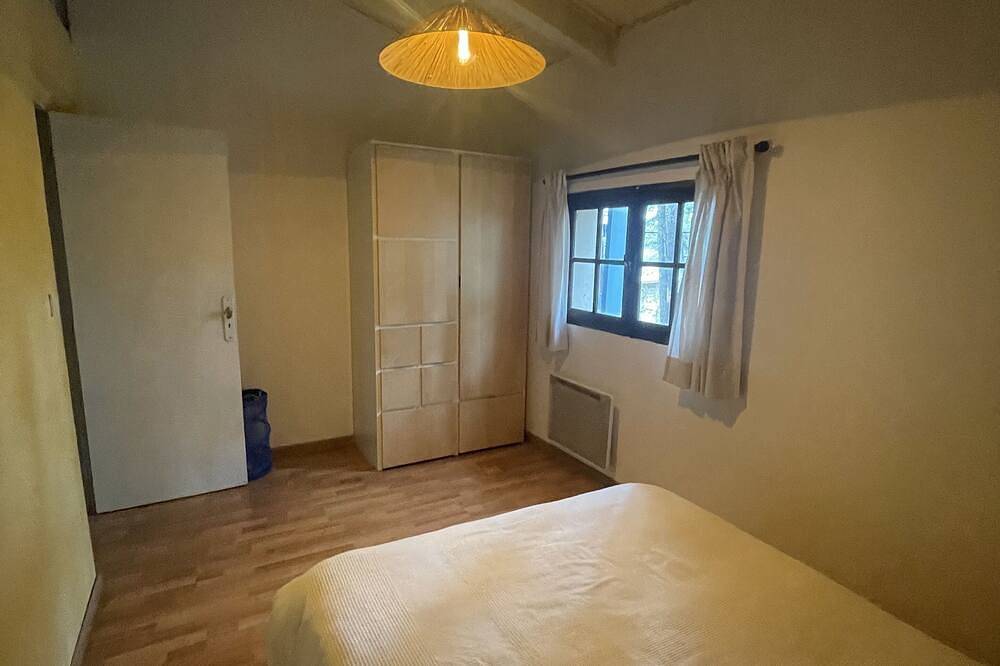 Maison au calme sous les pins. in Simiane-Collongue, Côte méditerranéenne (France)