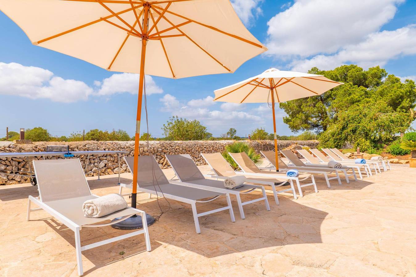 Geheel vakantieappartement, Vakantieappartement voor 16 personen met terras in Campos, Zuid-Mallorca