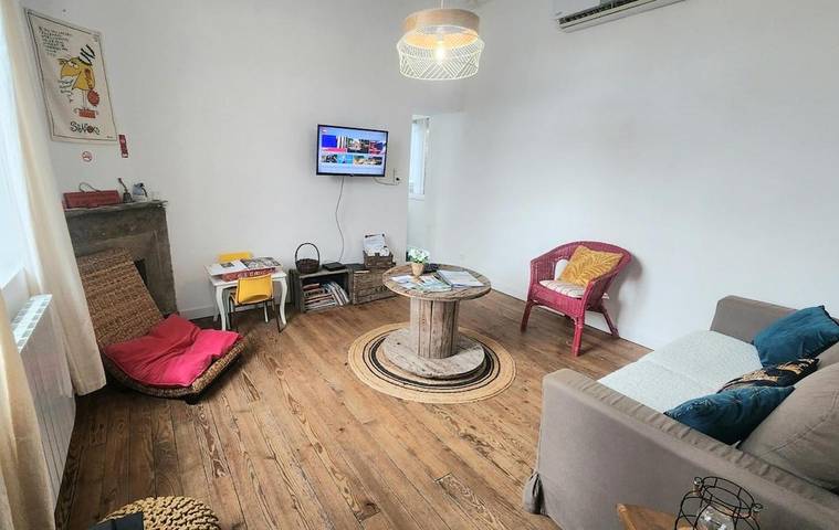 Location de vacances pour 6 personnes, avec terrasse et jardin à Ruelle-sur-Touvre