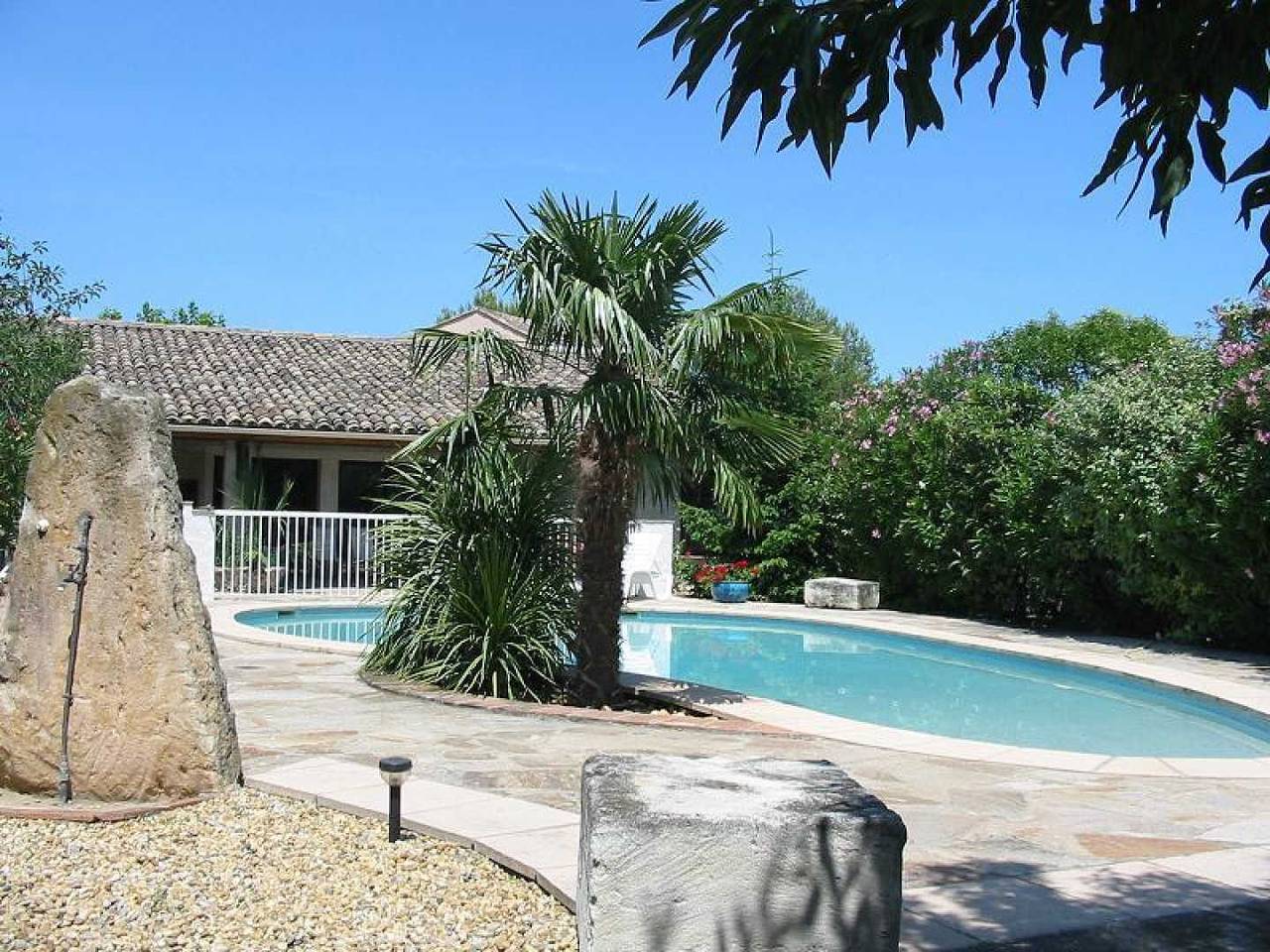 Gîte für 8 Personen mit Terrasse in Pinet, Côte d'Améthyste