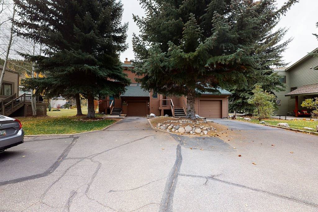 Eaglevail Golf Club Retreat | Patio by the Green | Near Vail & Beaver Creek in Eagle-Vail, Beaver Creek