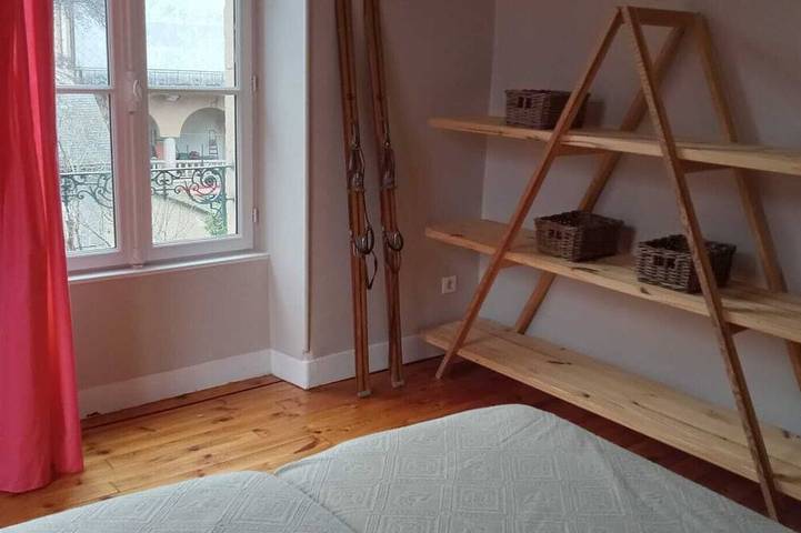 Location de vacances pour 10 personnes, avec jardin et terrasse dans Office de Tourisme La Bourboule - 2