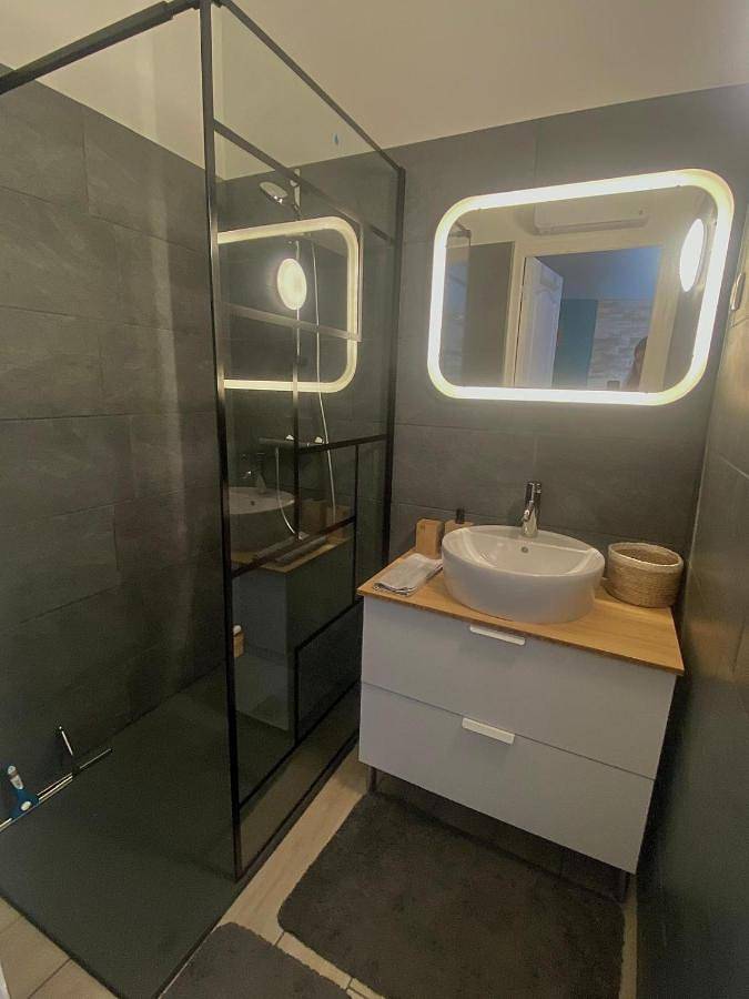 Suite cosy indépendante avec extérieur in Saint-Martin-de-Crau, Côte méditerranéenne (France)