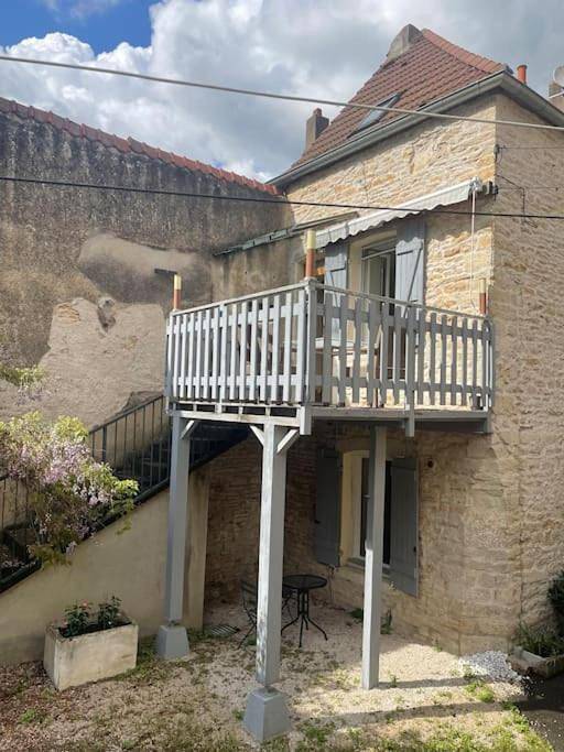 Appartement entier, Evasion en Bourgogne avec terrasse privée in Chagny, Région de Chalon-sur-Saône