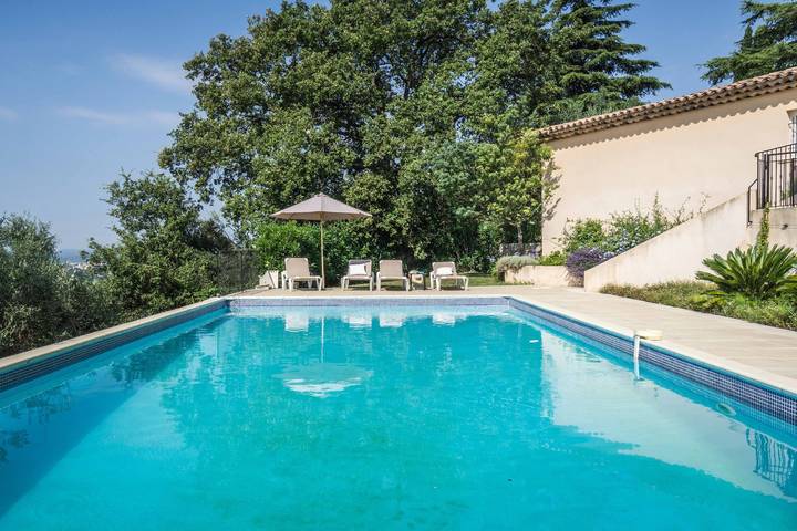 Gîte pour 8 personnes, avec piscine, animaux acceptés à Cabris - 4