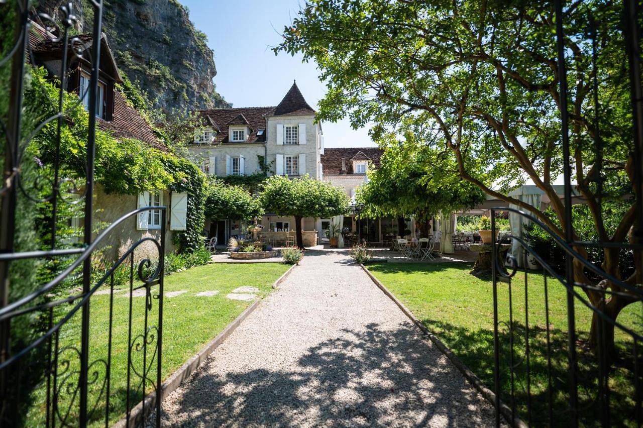 Logis Hôtels - Hôtel Restaurant Domaine Les Falaises in Martel, Lot