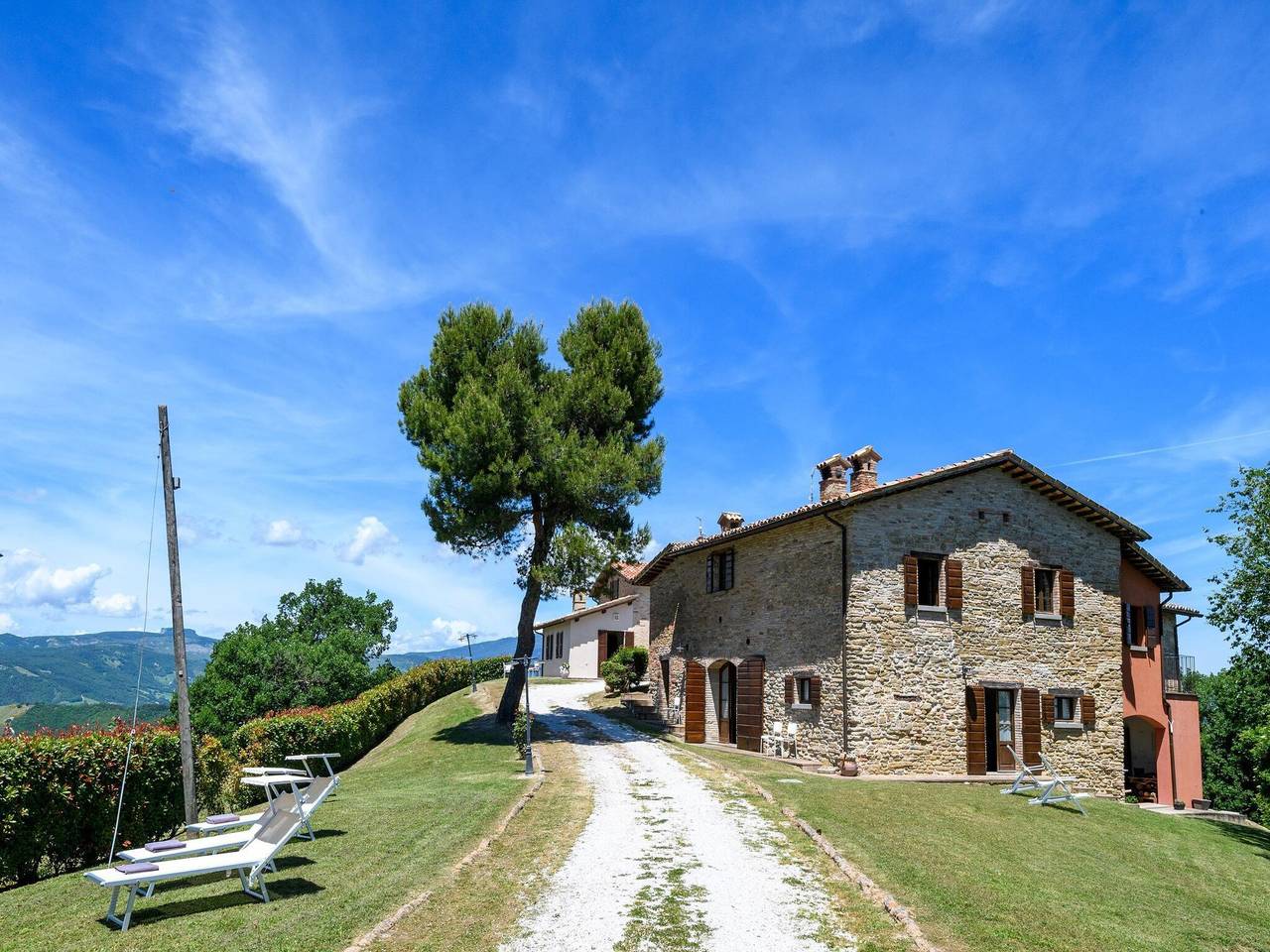 Chalet in Sant'Angelo mit Talblick in Sant'Angelo in Vado, Valle del Metauro