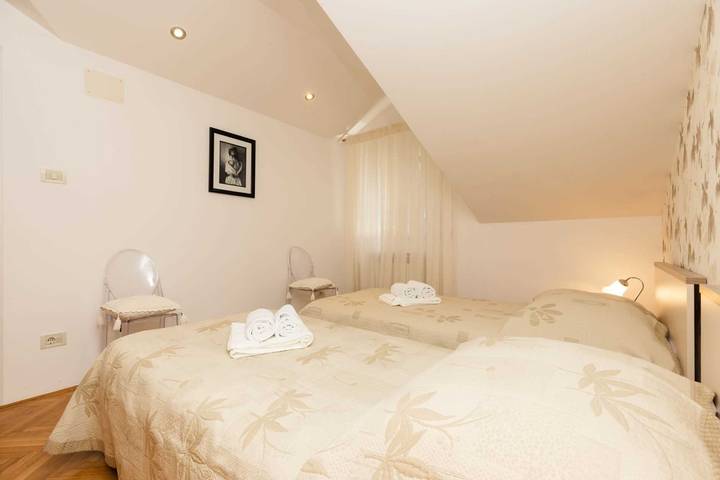 Ganze Wohnung, Schickes Apartment mit 2 Schlafzimmern, perfekt für 4 in Mali Lošinj, Aratore