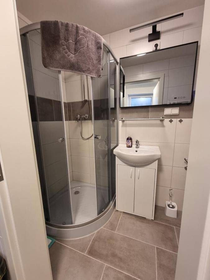 Ganze Wohnung, Twin Room with Private Bathroom in Lehrte, Hannover und Umgebung