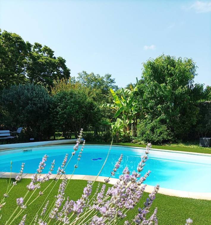 Ferienwohnung für 4 Personen, mit Terrasse und Garten sowie Pool