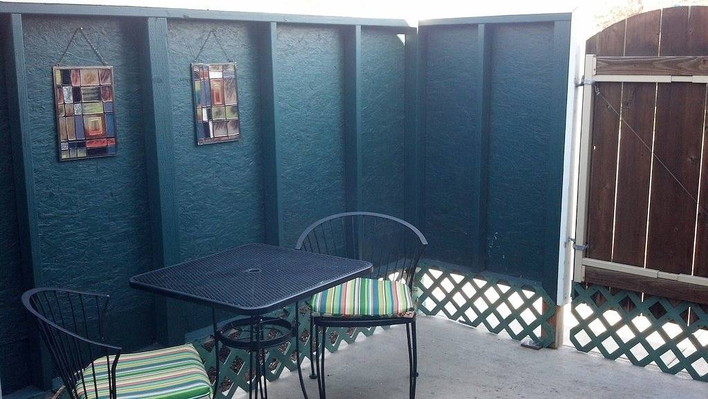 Ganze Wohnung, Ort! Zu Fuss In Die Stadt Und Zur Alten Mühle - Ein Schlafzimmer, Ein Block Vom Fluss Entfernt in Bend, Mt. Bachelor