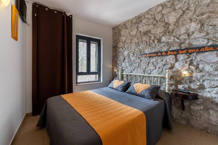 Maison de campagne pour 15 personnes, avec vue et terrasse à Torroella de Fluvià - 3