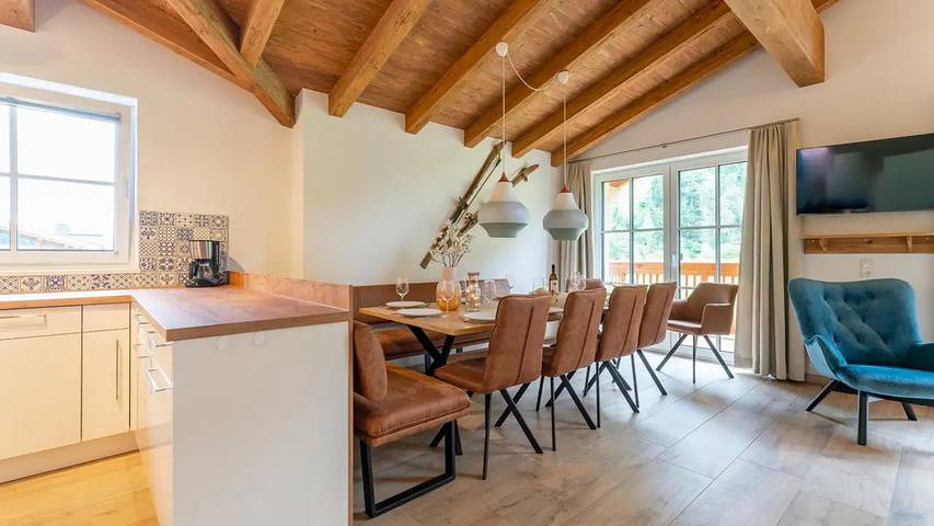 Ferienhaus für 13 Personen, mit Sauna und Garten
