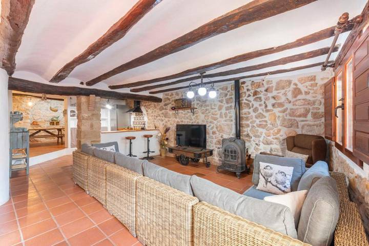 Casa rural para 16 personas, con piscina además de terraza y vistas, Se admiten mascotas en Gúdar-Javalambre - 4