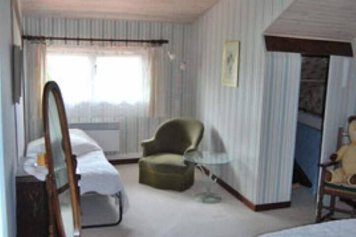 Location de vacances pour 6 personnes, avec jardin et piscine, animaux acceptés à Saint-Loubouer - 3