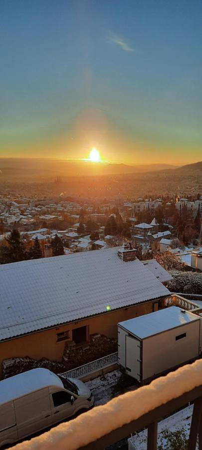 Appartement entier, Apartment with Garden View in Durtol, Parc naturel régional des Volcans d'Auvergne