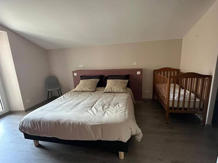 Location de vacances pour 12 personnes, avec jardin et terrasse à Lantriac - 4