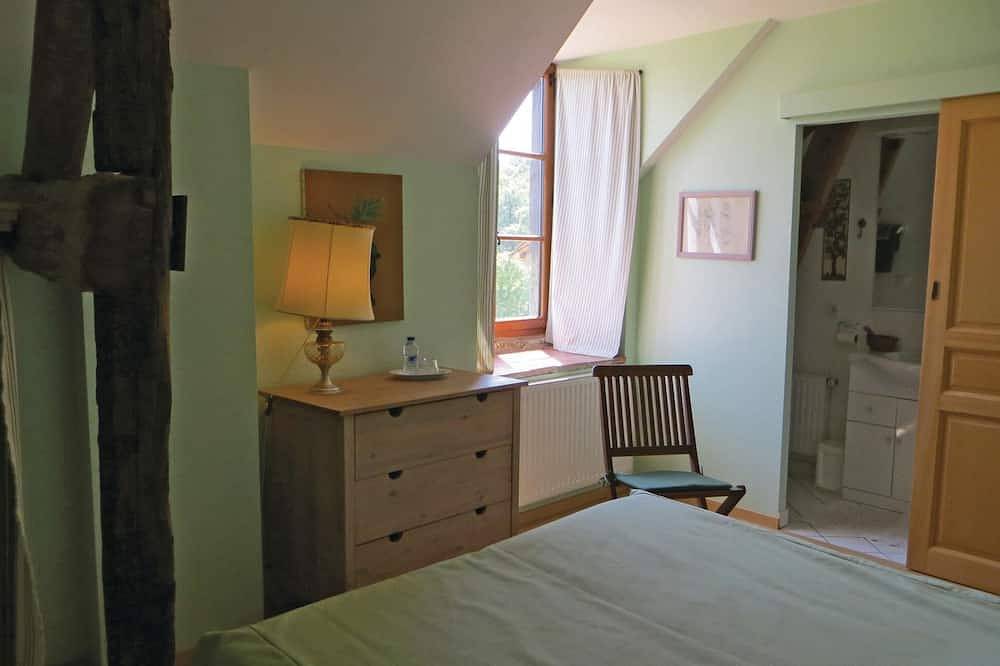 Cozy home in Domfront en Champagne in Domfront-en-Champagne, Sarthe