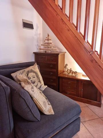 Gîte pour 3 personnes, avec vue et balcon dans Nus