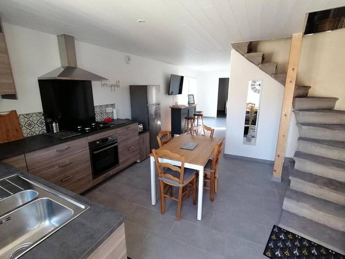 Maison de campagne pour 8 personnes, avec jardin ainsi que piscine et vue à Vic-le-Comte