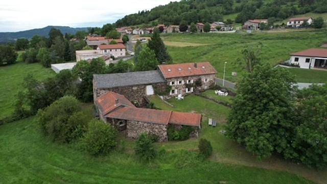 Seven-Bedroom House in Beaux, Haute-Loire
