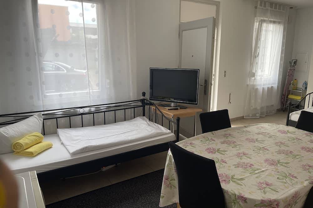 Apartamento entero, Estudio-Confortable-Baño privado externo-Apartment Eg in Núremberg, Franconia