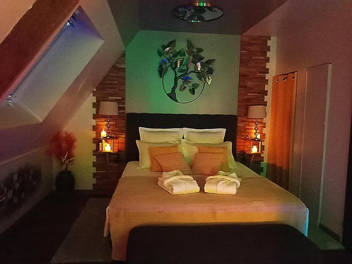 Casa de huéspuedes para 2 personas, con terraza y jardín además de jacuzzi y sauna - 1
