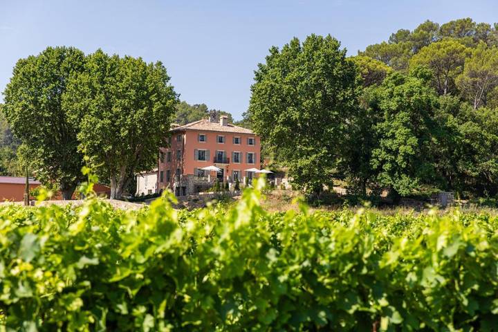Hôtel pour 2 personnes, avec terrasse ainsi que vue et jardin, animaux acceptés