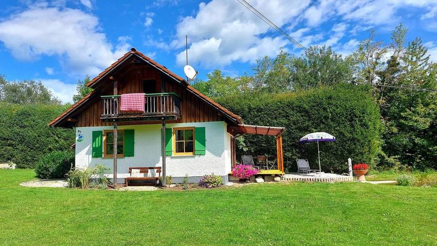 Ferienhaus für 4 Personen, mit Balkon und Terrasse sowie Garten und Ausblick in Peißenberg