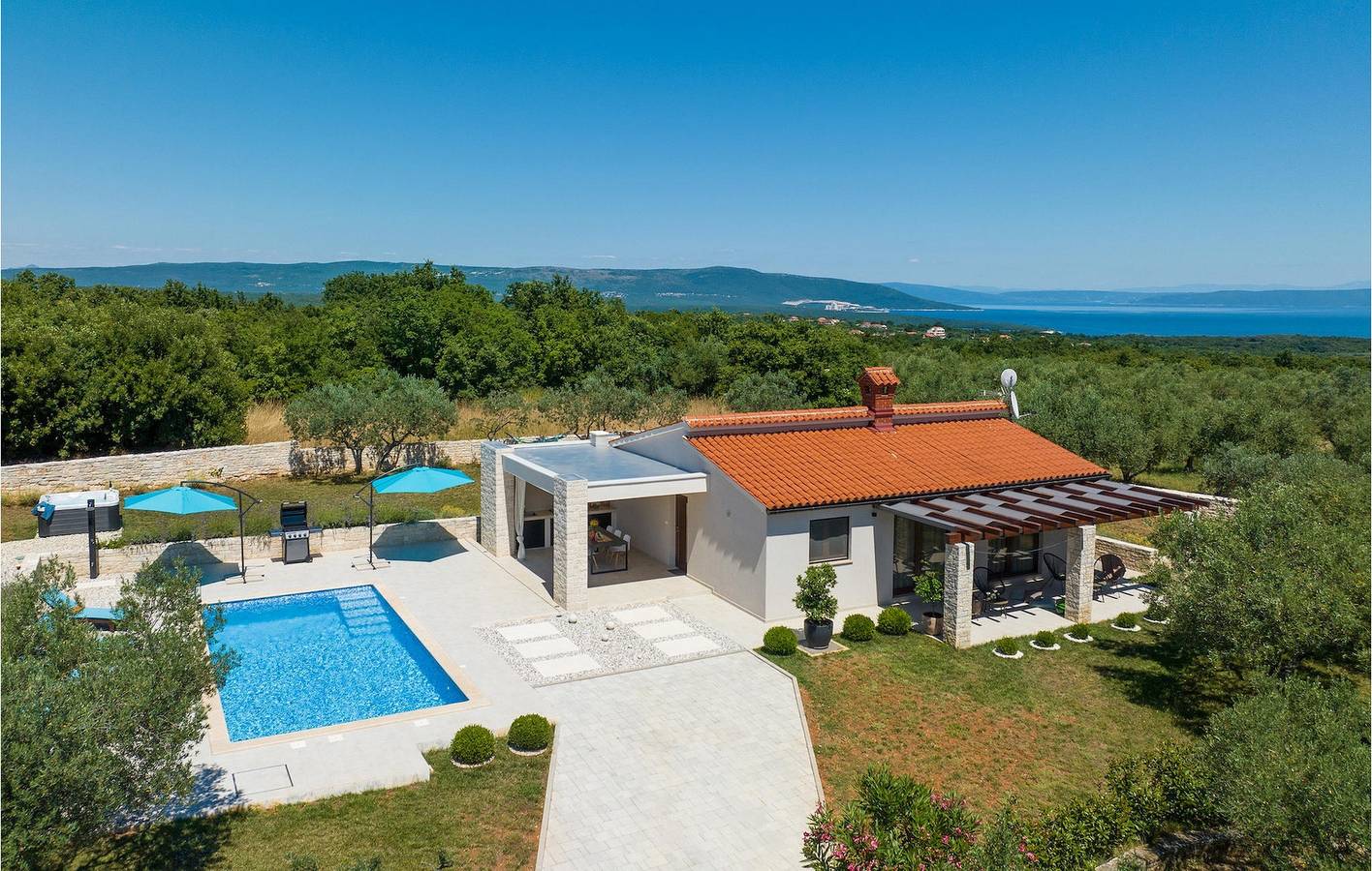 Gemütliche 2-Zimmer-Wohnung mit Pool, WLAN und Strand in der Nähe in Marčana, Südküste Istrien