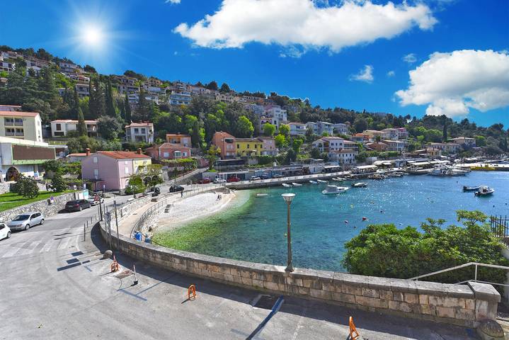Ganze Wohnung, Ferienwohnung für 4 Personen mit Terrasse in Rabac, Labin-Rabac