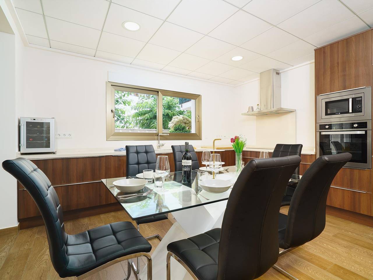 Luxurious Villa with Private Pool for 4 - 100m from El Arenal Beach, Javea in Playa del Arenal, Jávea