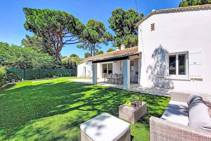 Location de vacances pour 8 personnes, avec jardin, animaux acceptés dans Plage de la Madrague