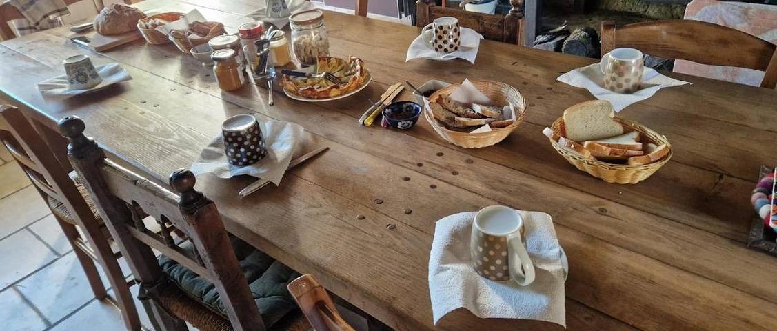 Gîte pour 3 personnes, avec jardin à Saint-Yrieix-la-Montagne - 3