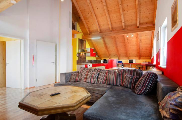 Entire apartment, Saupp Apartment with Garden and Wi-Fi in Kippenhausen, Immenstaad am Bodensee