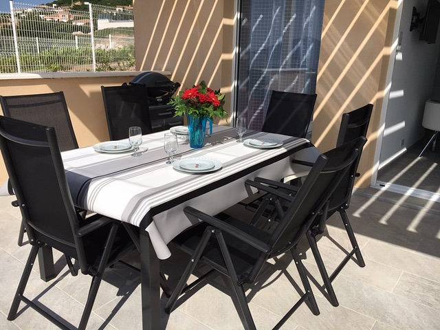 Gîte pour 8 personnes, avec terrasse et piscine à Albitreccia - 2